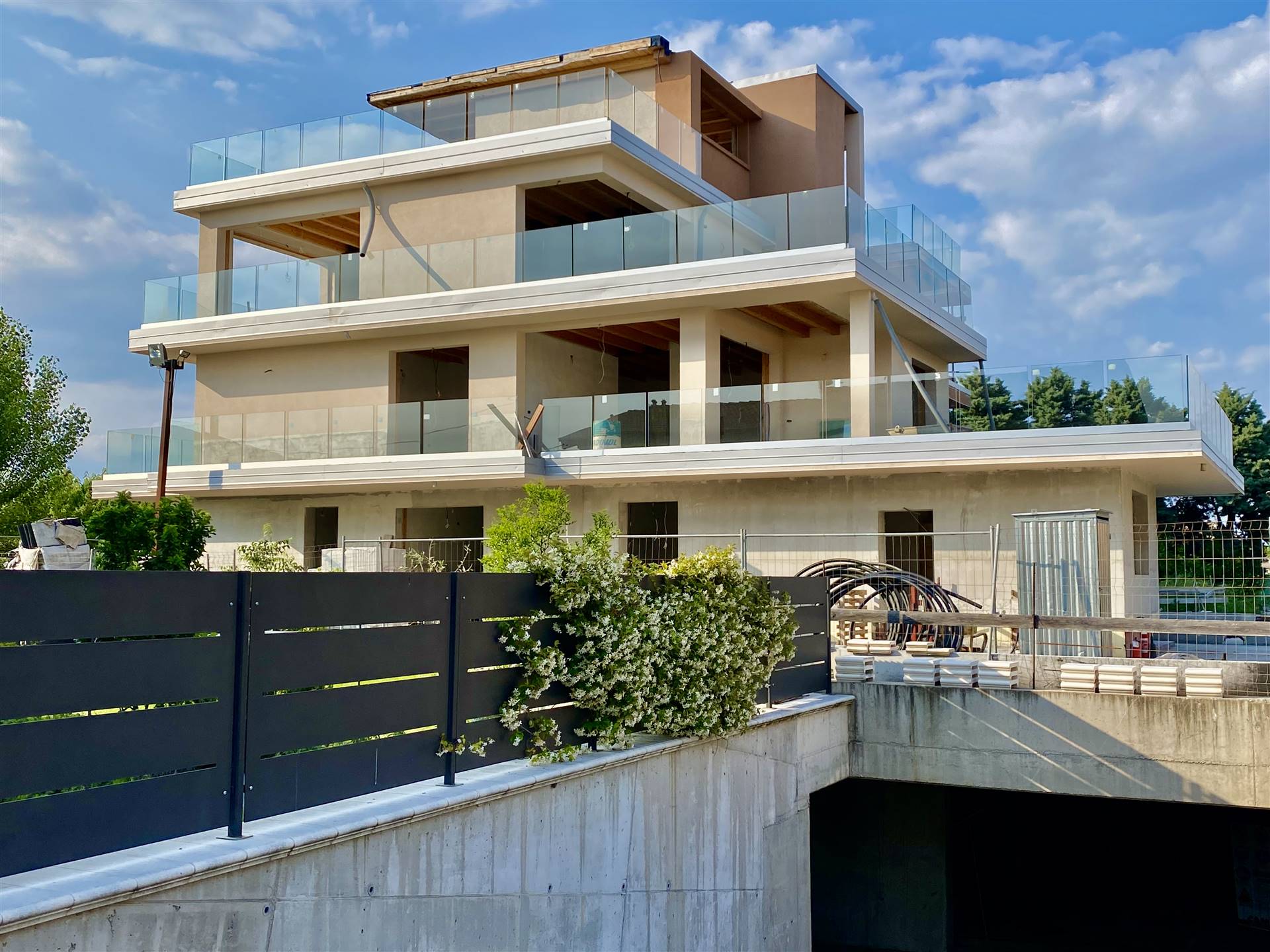 DESENZANO DEL GARDA, Detached apartment for sale of 79 Sq. mt., New construction, Heating Individual heating system, Energetic class: A4, placed at Ground, composed by: 3 Rooms, Kitchenette, , 2 