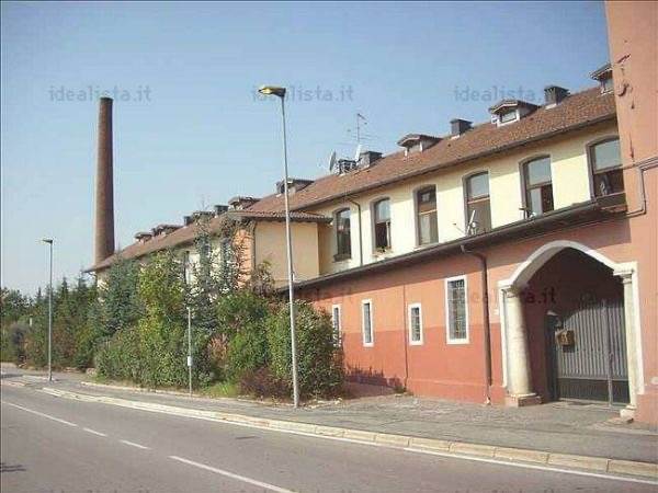 LONATO, Apartment for sale of 60 Sq. mt., Good condition, Heating Individual heating system, Energetic class: G, placed at Ground, composed by: 3 