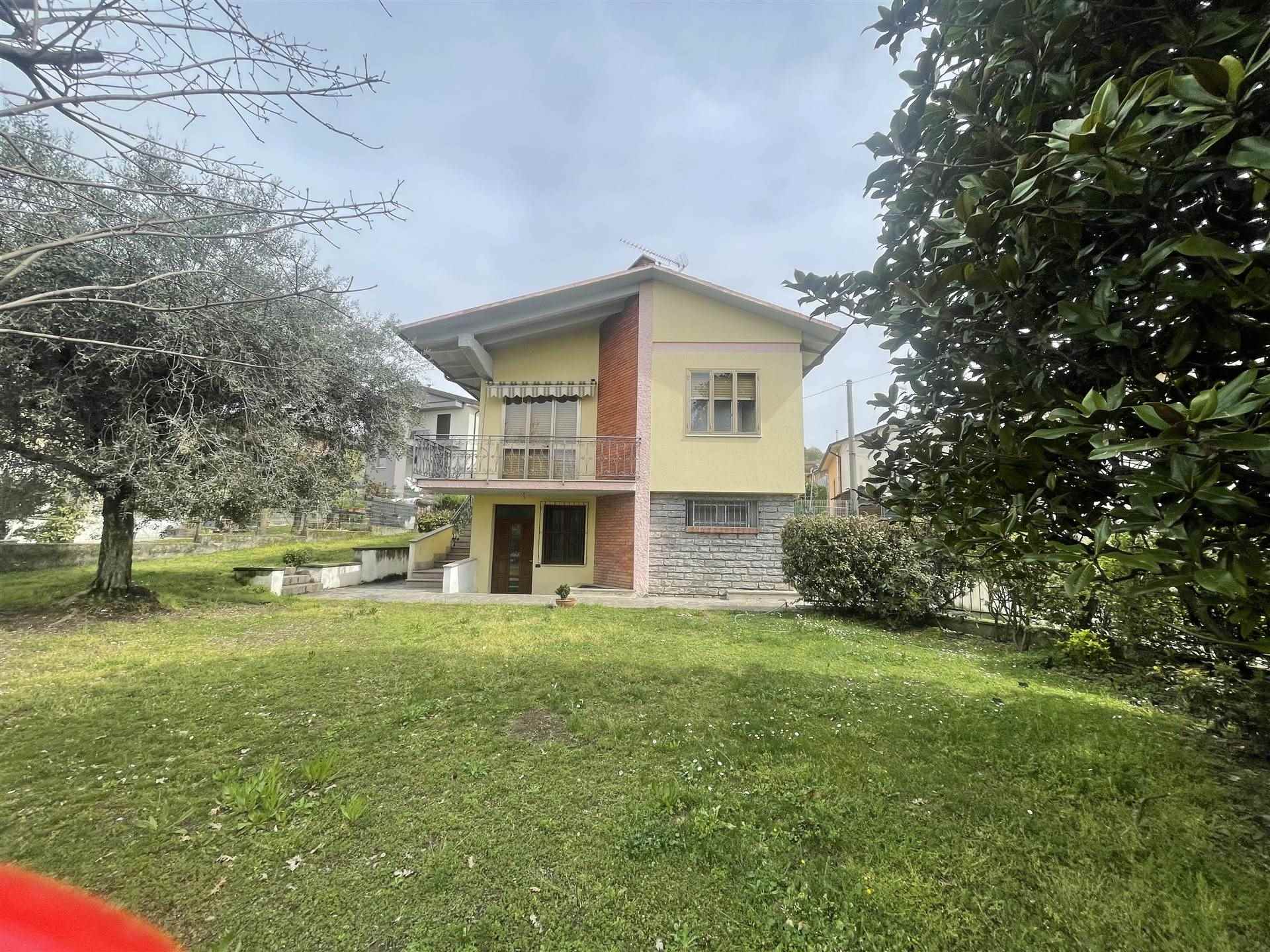 Villa in Via Zanardelli a Castiglione Delle Stiviere