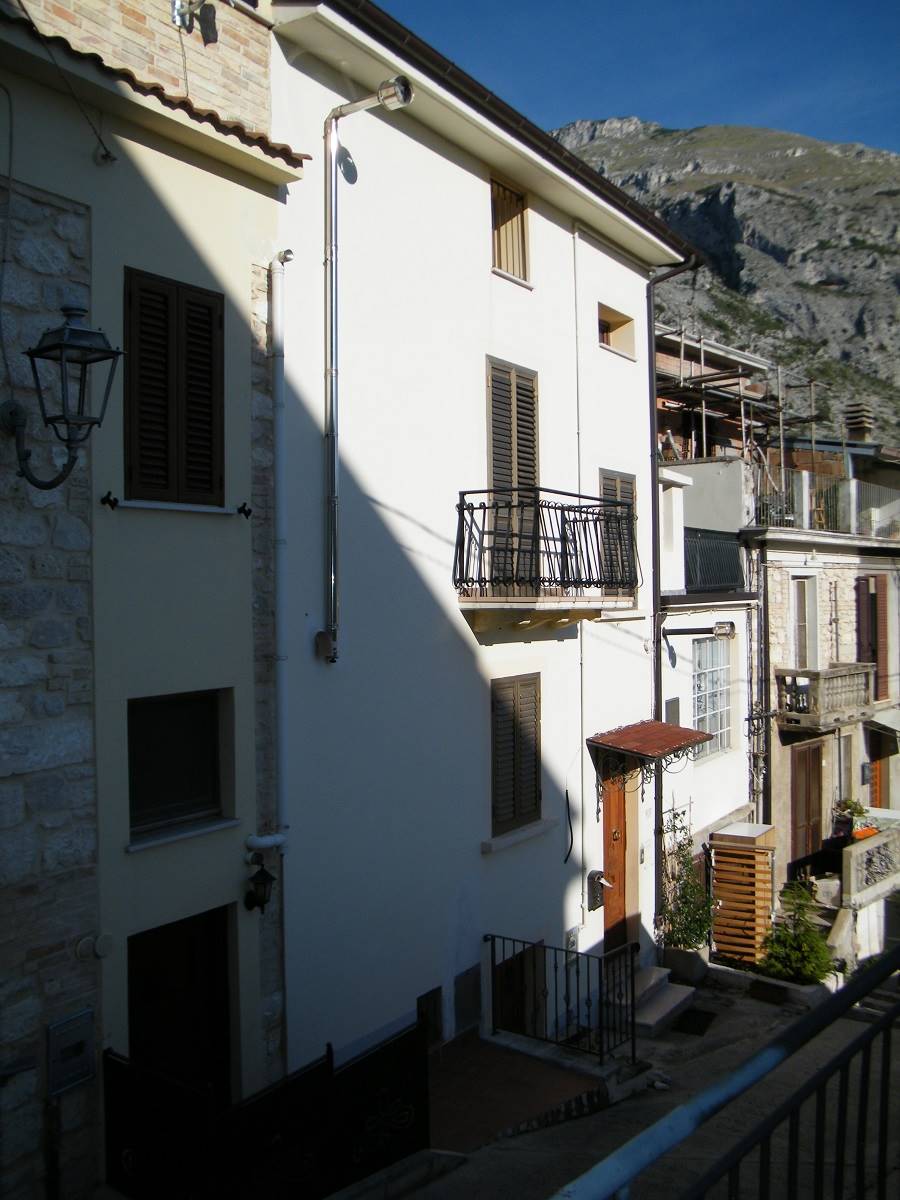 Casa semi indipendente in Via Gorizia 6 a Fara San Martino