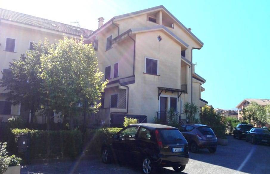 ARCAVACATA, RENDE, Apartment for sale of 100 Sq. mt., Excellent Condition, Heating Individual heating system, Energetic class: G, placed at 2° on 3, 
