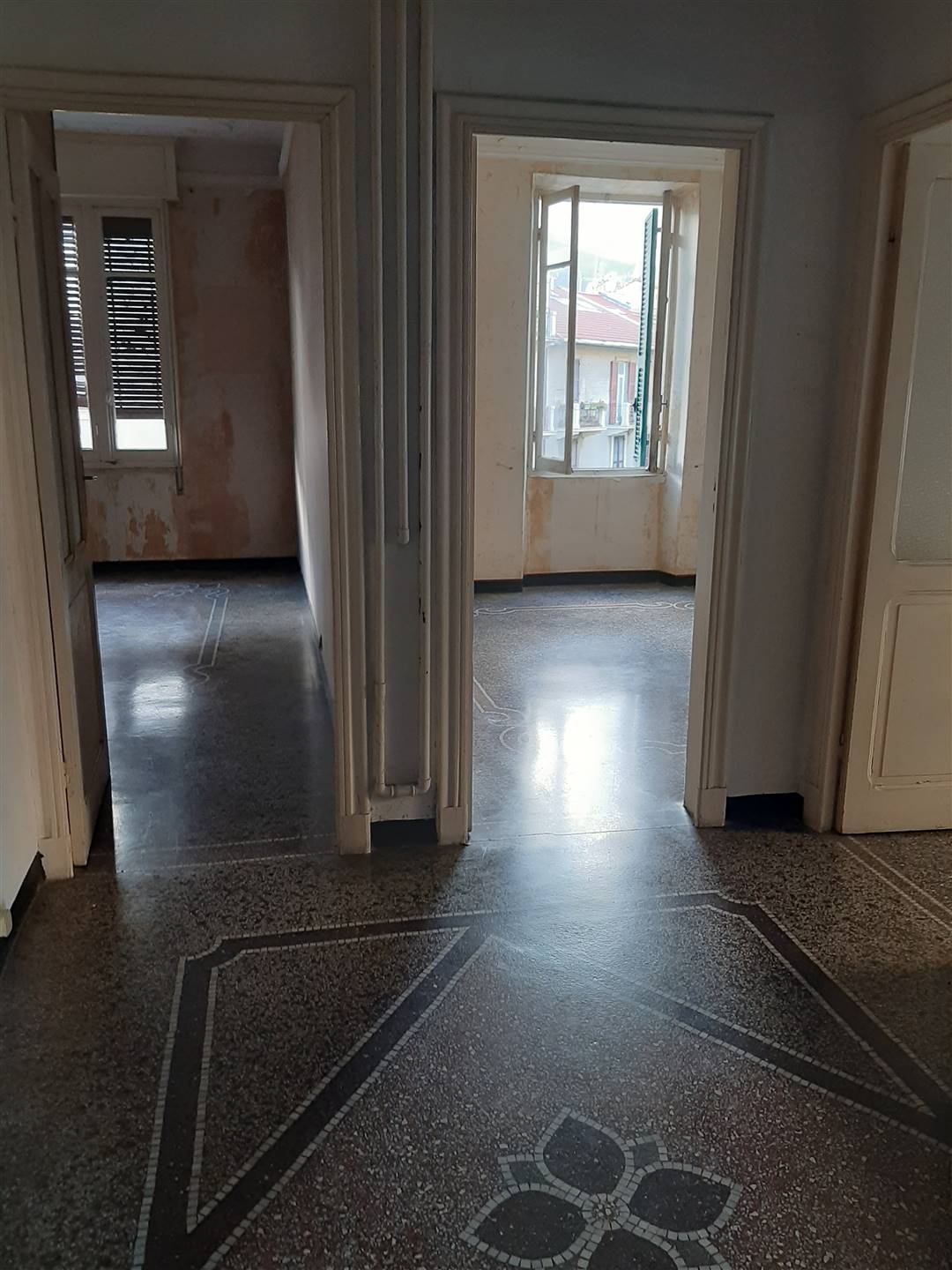 VILLAPIANA, SAVONA, Apartment for sale of 100 Sq. mt., Be restored, Heating Individual heating system, Energetic class: G, placed at 4° on 5, 