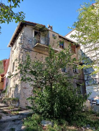SANTUARIO, SAVONA, Rustic farmhouse for sale of 150 Sq. mt., Be restored, Heating Non-existent, Energetic class: G, placed at Raised, composed by: 5 