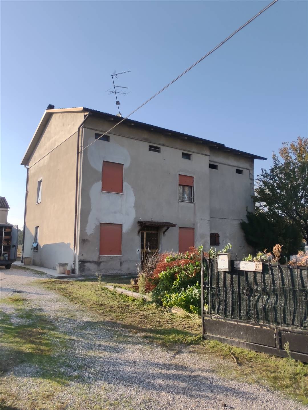 Casa singola in Via Fantoza 6 in zona Villanova a Reggiolo