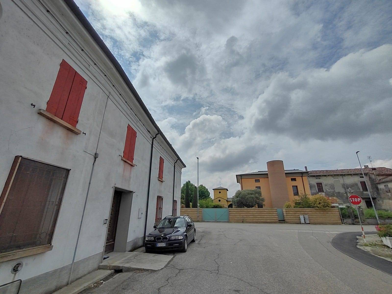 Casa singola abitabile in zona Villa Pasquali a Sabbioneta