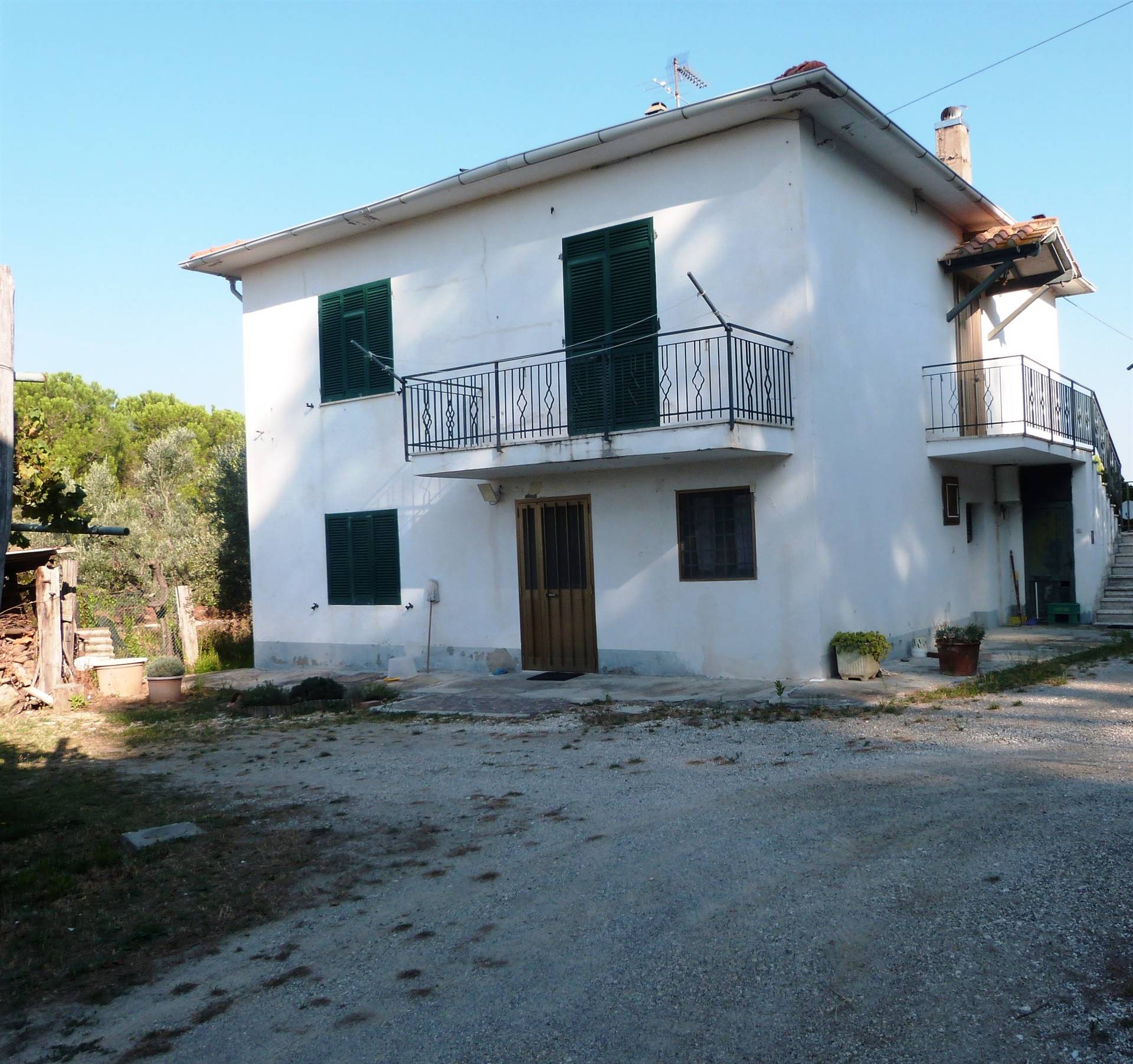 Casa singola abitabile in zona San Carlo a San Vincenzo