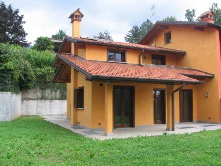 Villa in Via Bregonzio 1 a Barasso