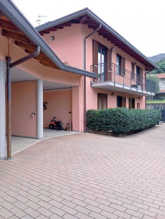 Appartamento in vendita a Barasso Varese
