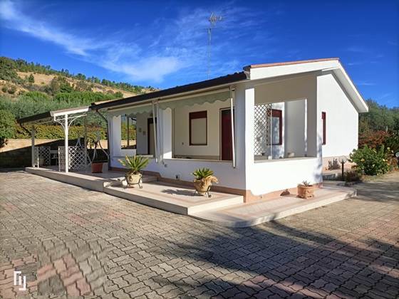 Villa in vendita a Caltanissetta Villaggio Santa Barbara - Terrapelata