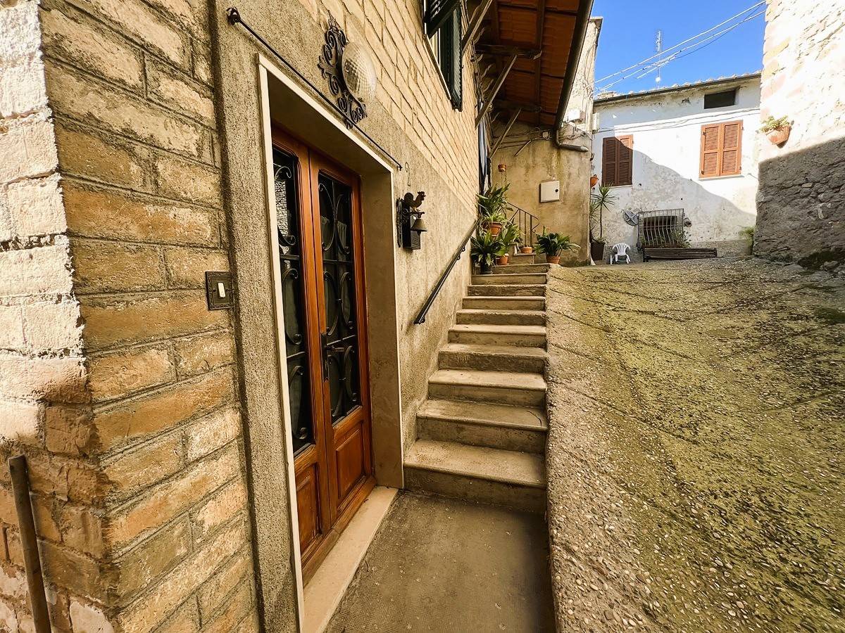 SAN POLO, TARANO, Apartment for sale of 85 Sq. mt., Habitable, Heating Non-existent, Energetic class: G, composed by: 4 Rooms, Separate kitchen, , 2 