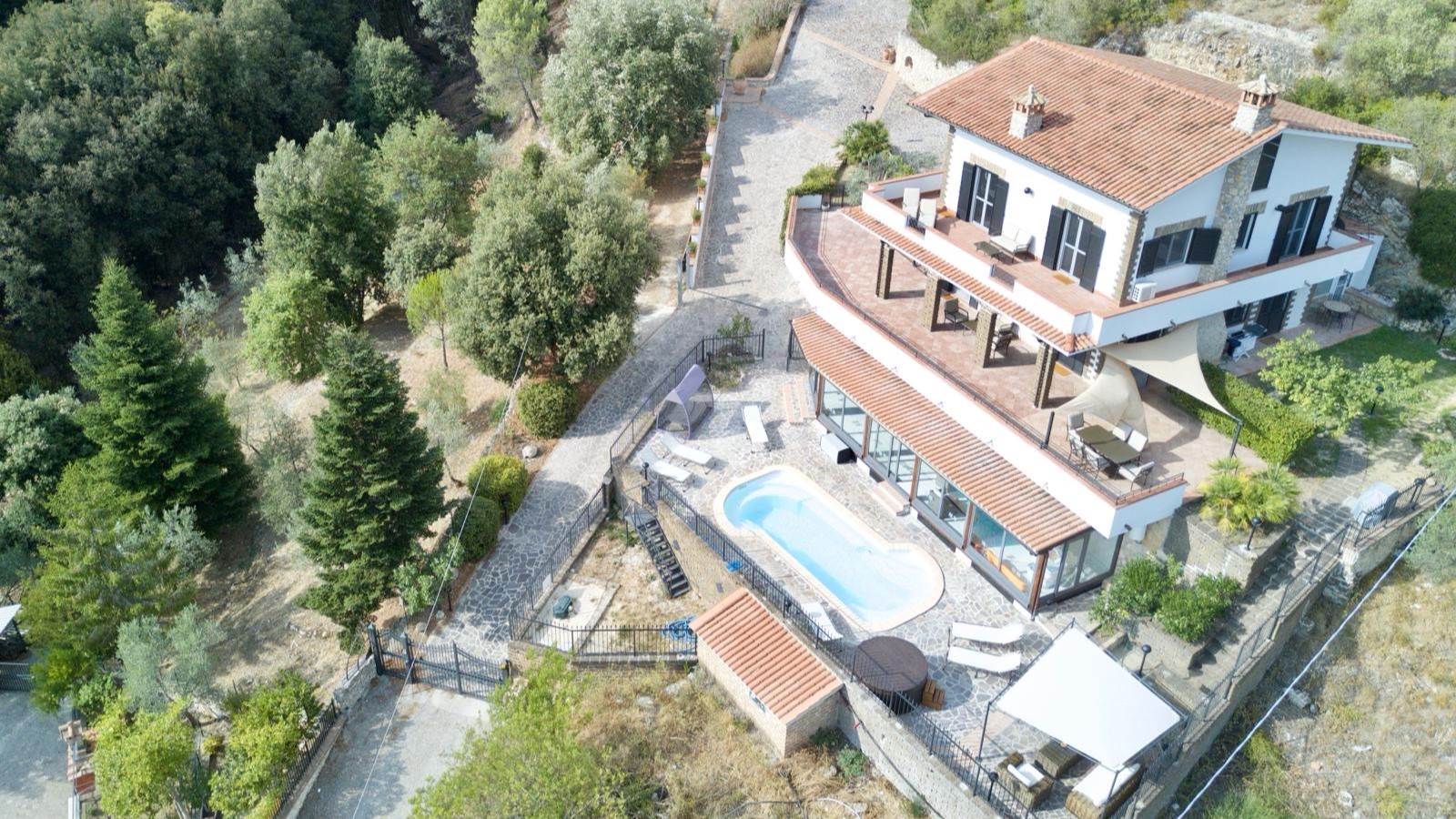 MONTEBUONO, Villa for sale of 202 Sq. mt., Excellent Condition, Heating Individual heating system, Energetic class: F, Epi: 171,888 kwh/m2 year, 