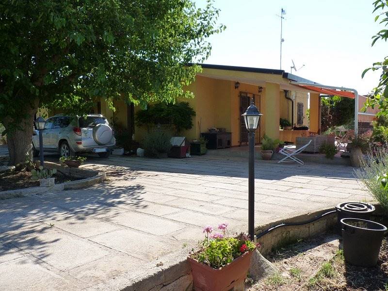 Villa in Strada Spinagallo in zona Cassibile a Siracusa
