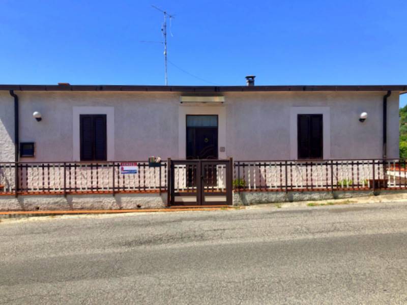 Casa singola in Via San Salvatore 10 a Fontana Liri
