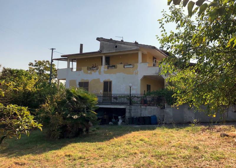 Casa singola in Via Pozzo Petrocco Snc a San Giovanni Incarico