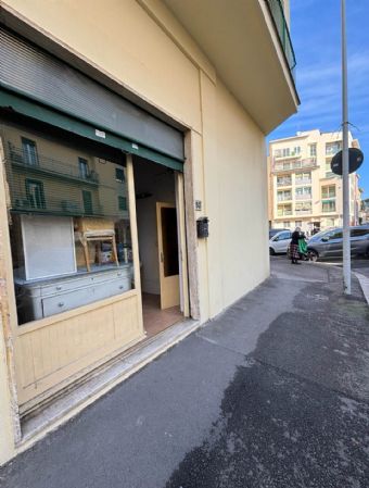 CAMPO DI MARTE, FIRENZE, Commercial business for rent of 30 Sq. mt., Energetic class: G, placed at Ground, composed by: , 1 Bathroom, Price: € 500