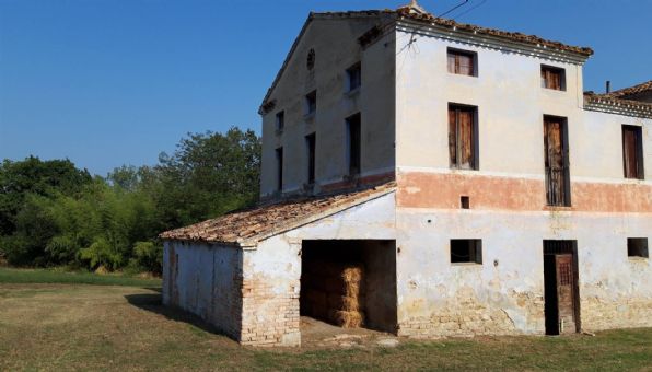 Casa singola in zona Pianello Vallesina a Castelbellino