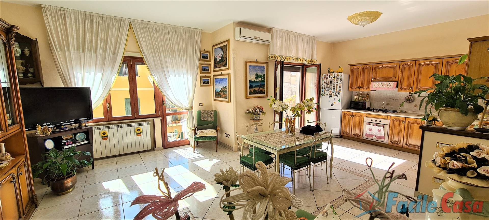 FORMIA, Apartment for sale of 80 Sq. mt., Excellent Condition, Heating Individual heating system, Energetic class: G, placed at 1° on 3, composed by: 