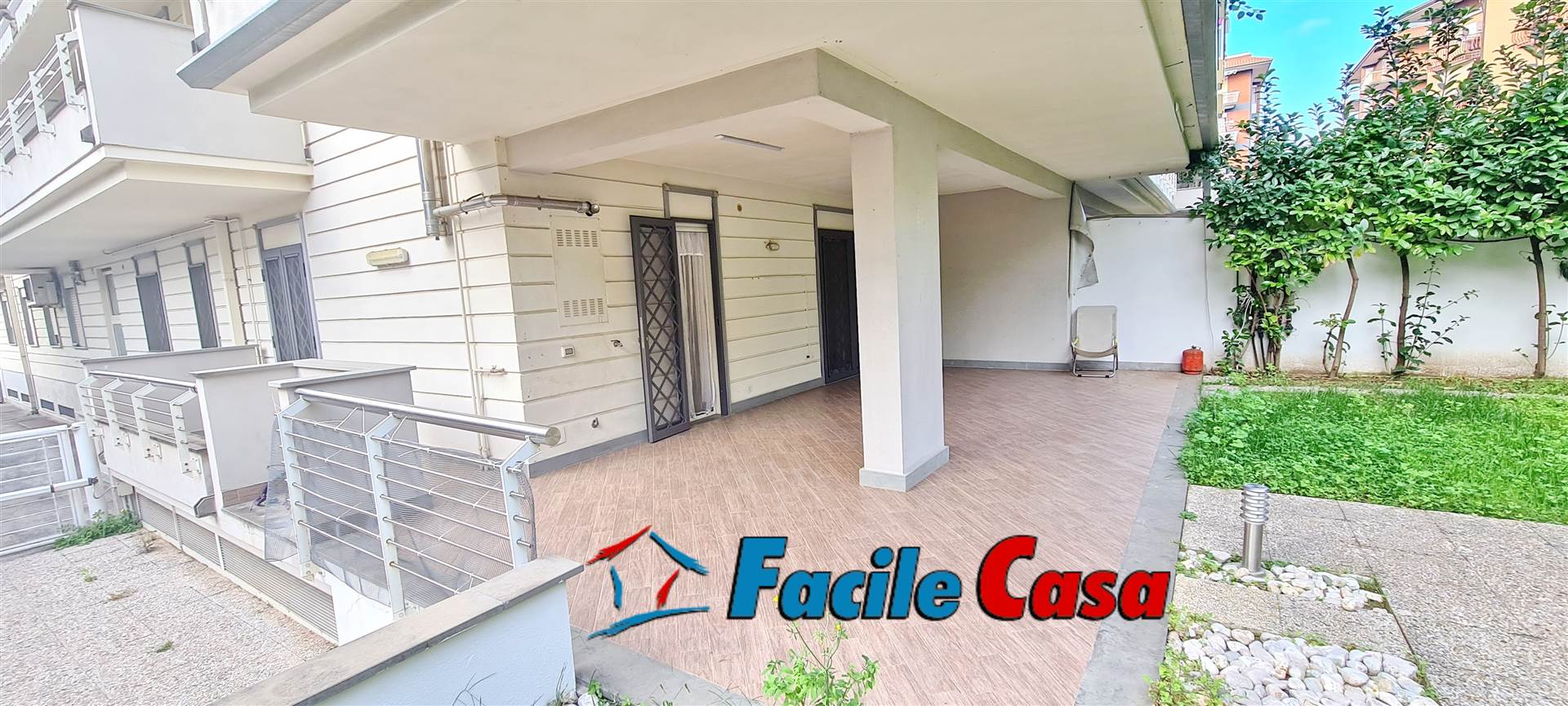 FORMIA, Apartment for rent of 94 Sq. mt., Excellent Condition, Heating Individual heating system, Energetic class: G, placed at Ground, composed by: 