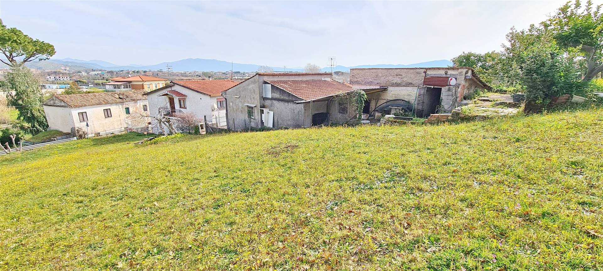 MINTURNO, Detached house for sale of 90 Sq. mt., Habitable, Heating Individual heating system, Energetic class: G, placed at Ground, composed by: 4 