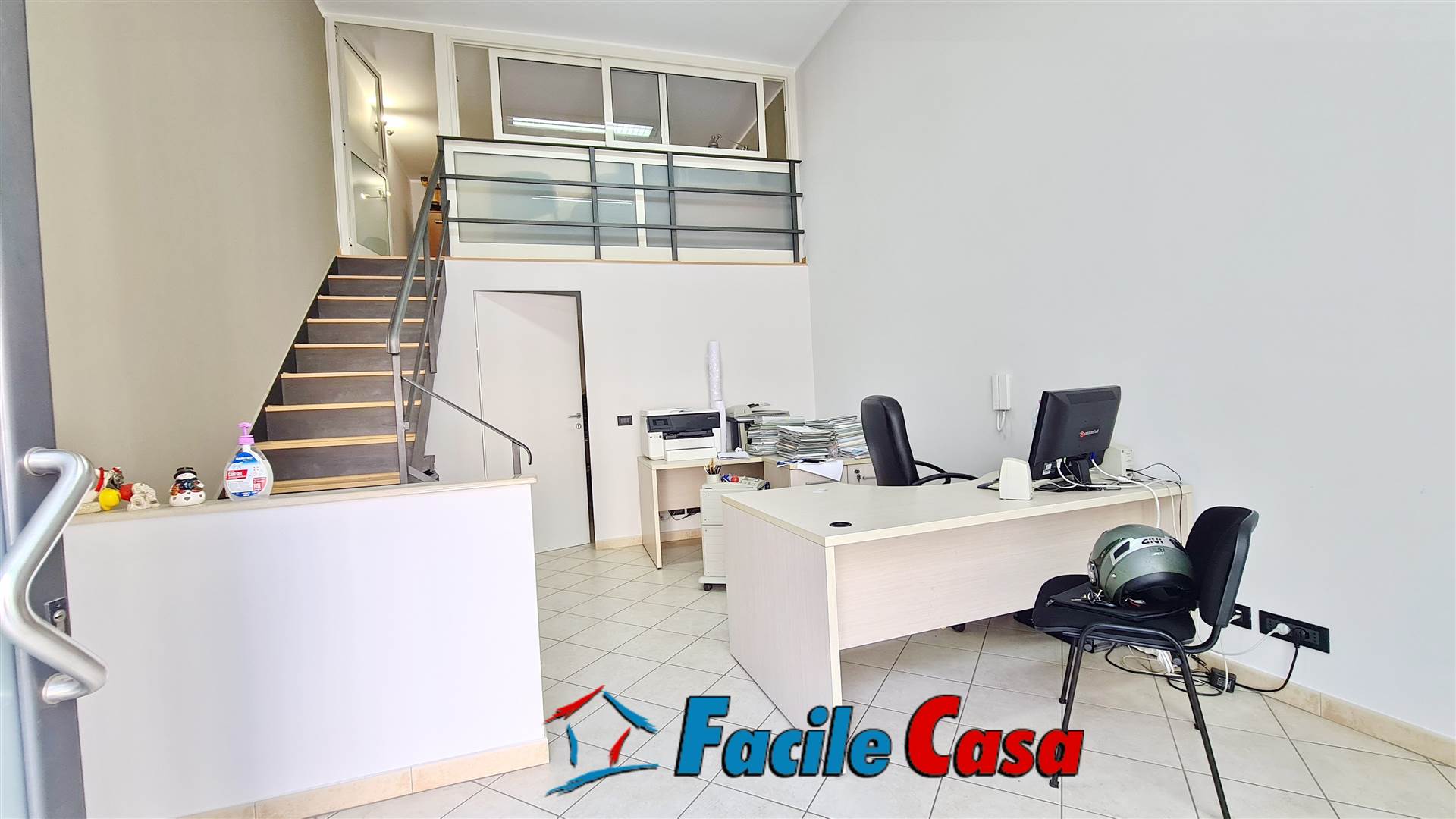 FORMIA, Office for rent of 31 Sq. mt., Excellent Condition, Heating Individual heating system, Energetic class: G, placed at Ground, composed by: 3 