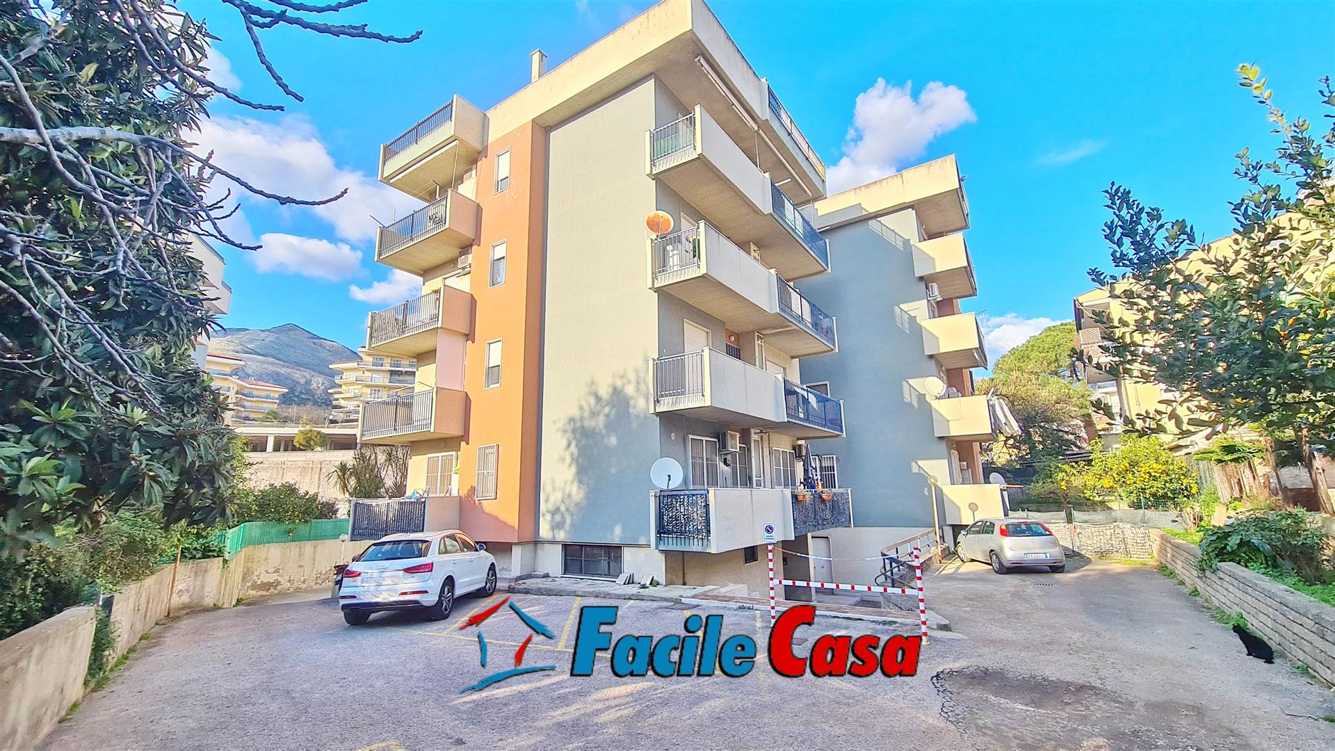 FORMIA, Apartment for rent of 108 Sq. mt., Habitable, Heating Individual heating system, Energetic class: G, placed at 2°, composed by: 4 Rooms, 