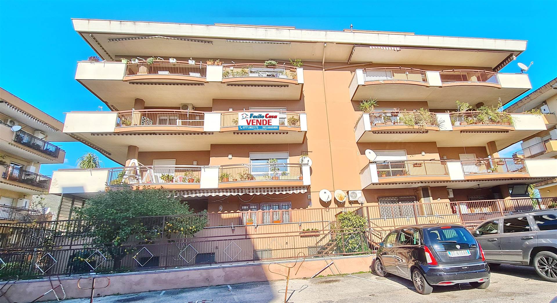 FORMIA, Apartment for sale of 140 Sq. mt., Habitable, Heating Individual heating system, Energetic class: G, placed at 2° on 4, composed by: 4 Rooms, 