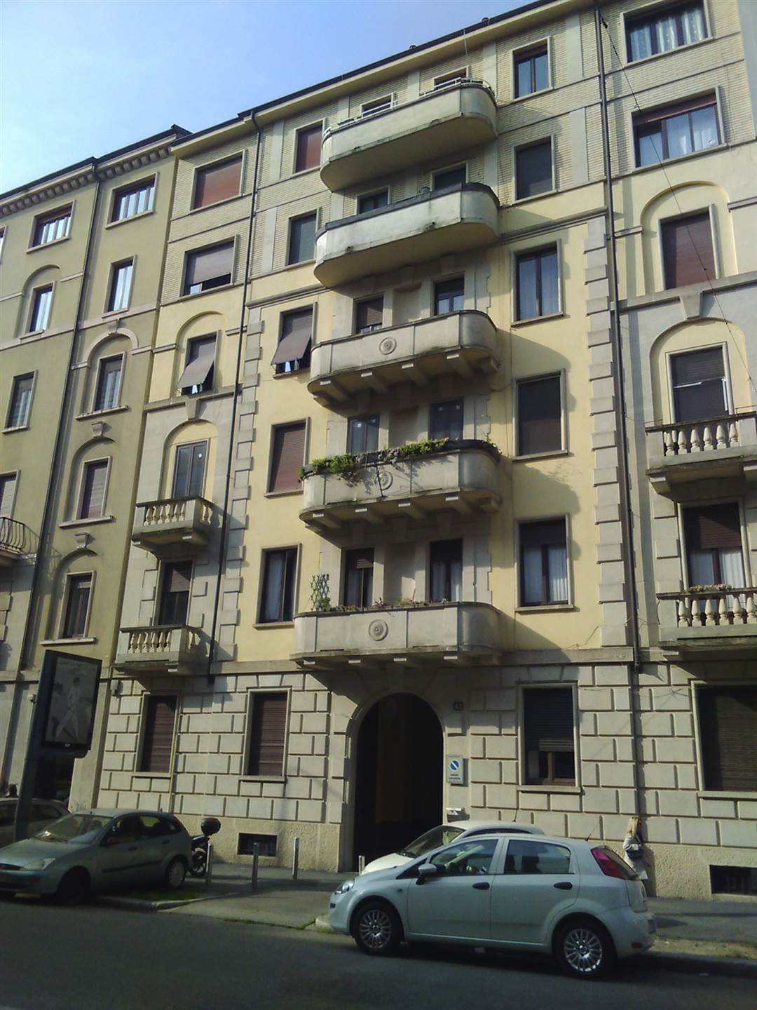 Trilocale in Via Tolstoi 43 in zona Barona, Giambellino, Lorenteggio a Milano