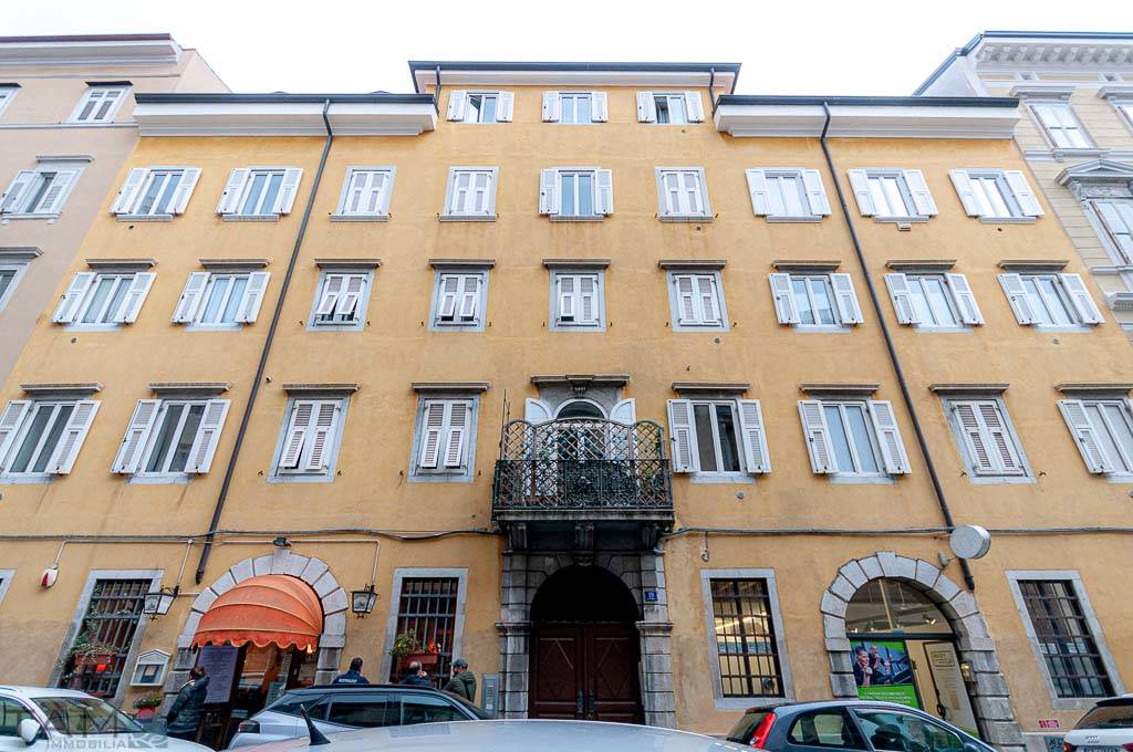 Appartamento in vendita a Trieste Borgo Teresiano