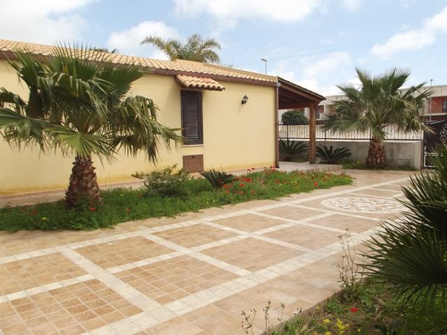 MARSALA, MARE, Small villa, excellent, Energy class G, Epi (175) kwh/m2 Year, Mq 80, 3 Rooms, 2 Chambers, 2 Toilets, Kitchen habitable, Parking, 