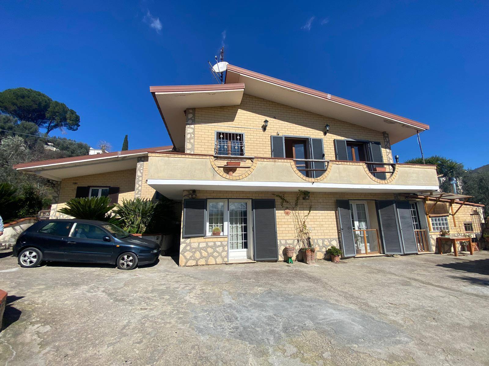 Villa in vendita a Fara In Sabina Rieti Campo Maggiore