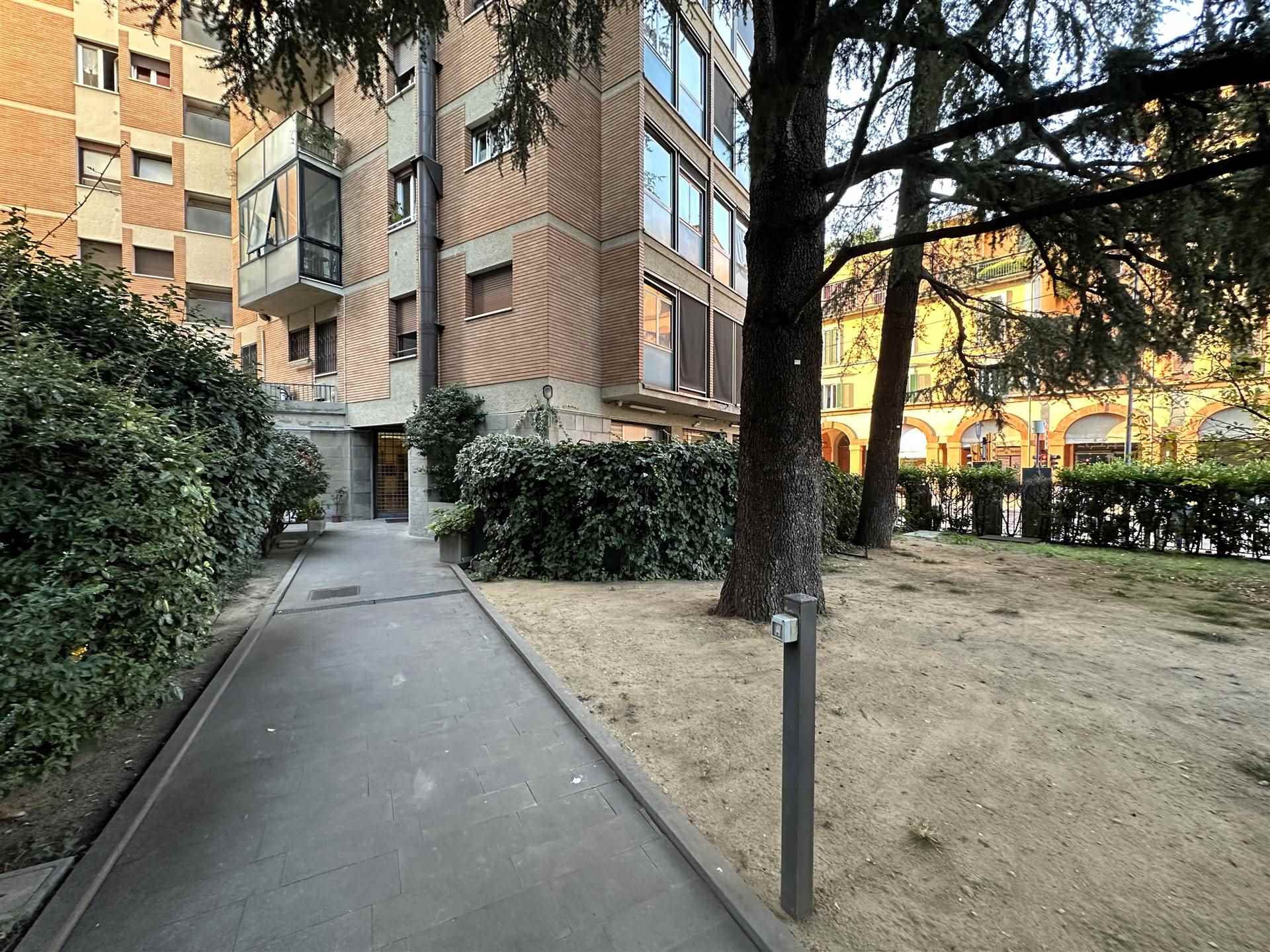 Appartamento in vendita a Bologna Saragozza