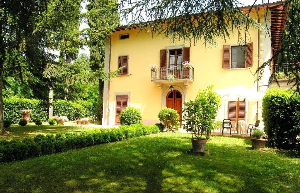 Villa in Via di Santa Maria a Vezzano 99999 in zona Santa Maria a Vezzano a Vicchio
