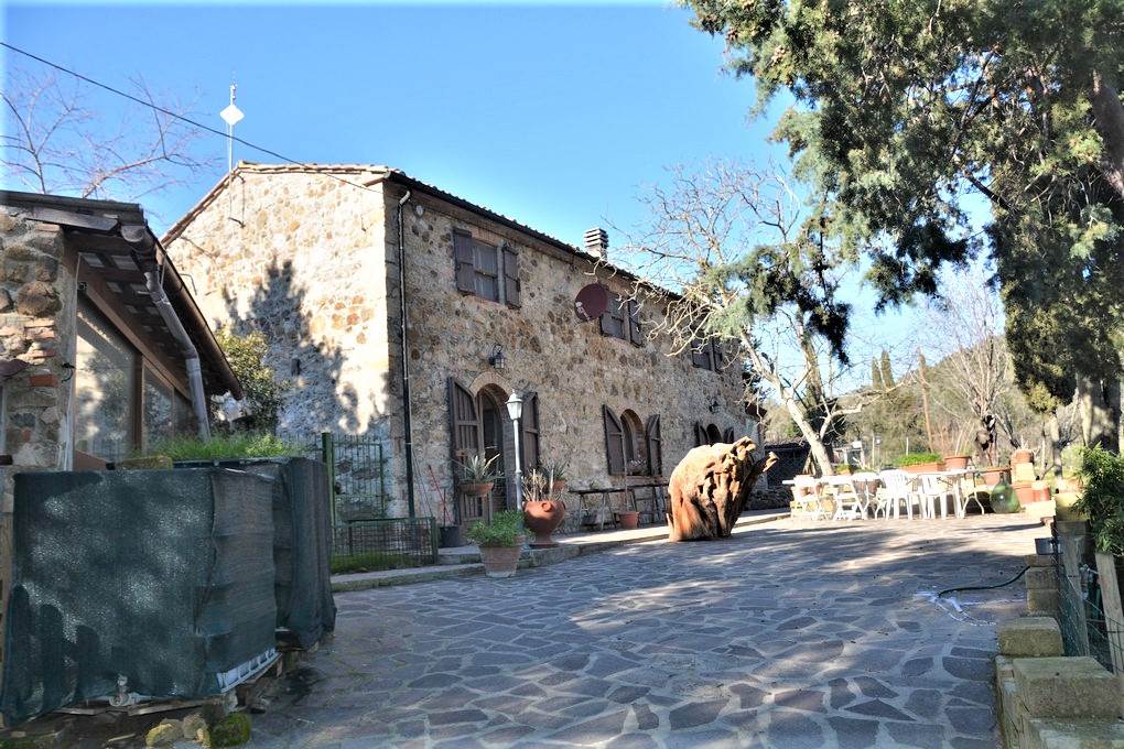 Rustico casale ristrutturato a Castelnuovo di Val di Cecina