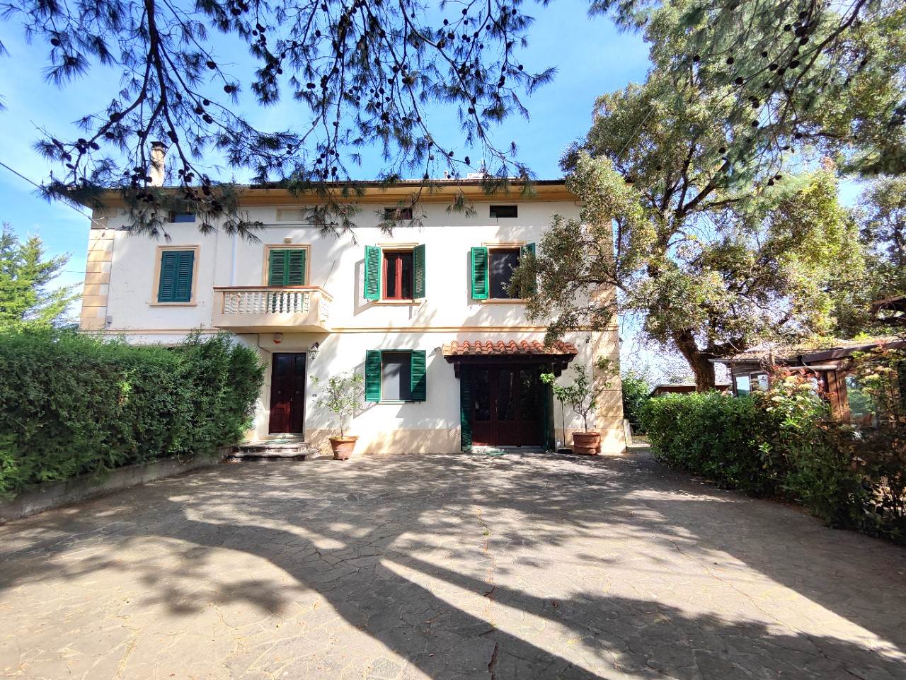 Villa in zona Castelnuovo della Misericordia a Rosignano Marittimo