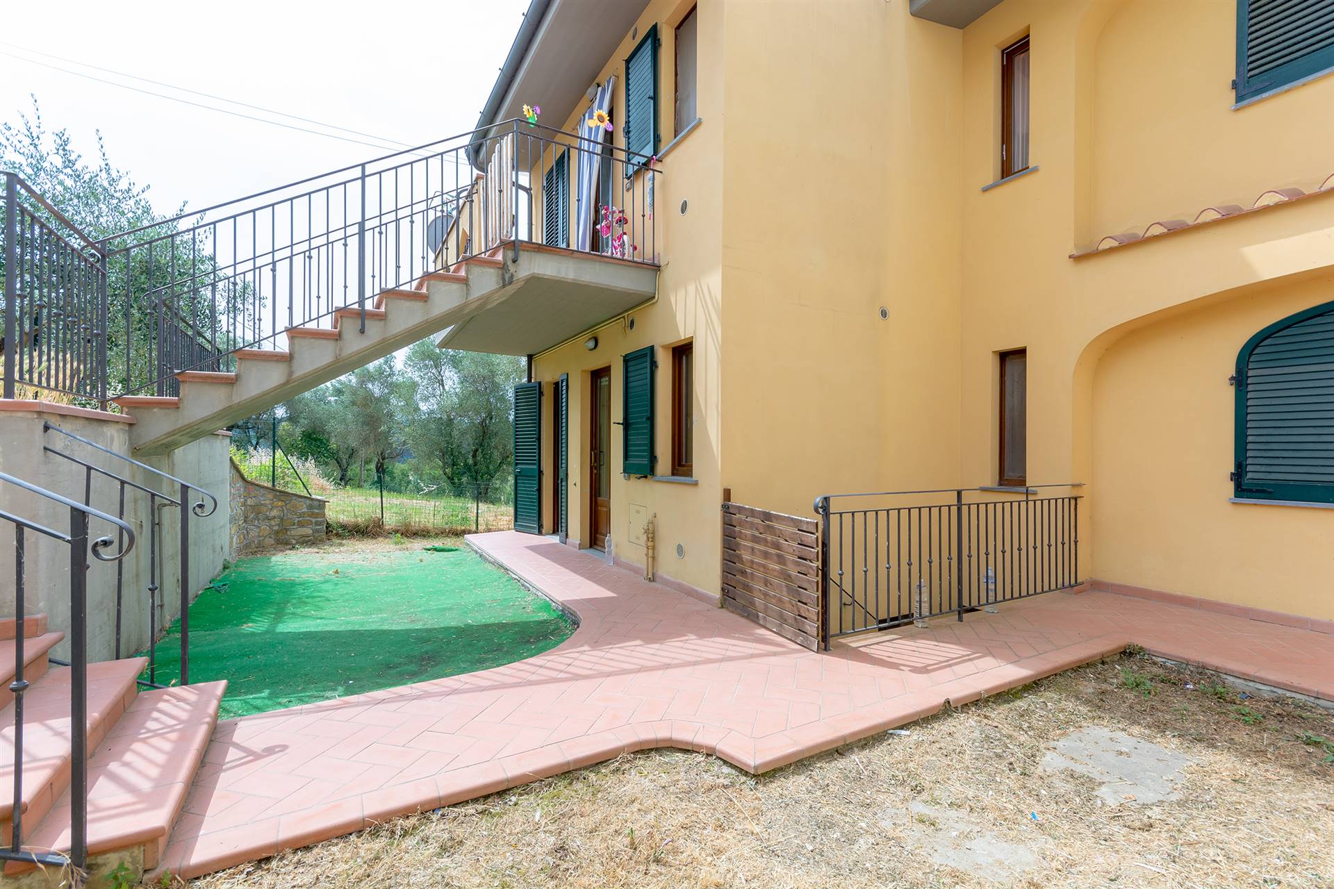 COMEANA, CARMIGNANO, terraced house for sale of 164 Sq. mt., Good condition, Heating Individual heating system, Energetic class: G, placed at Ground 