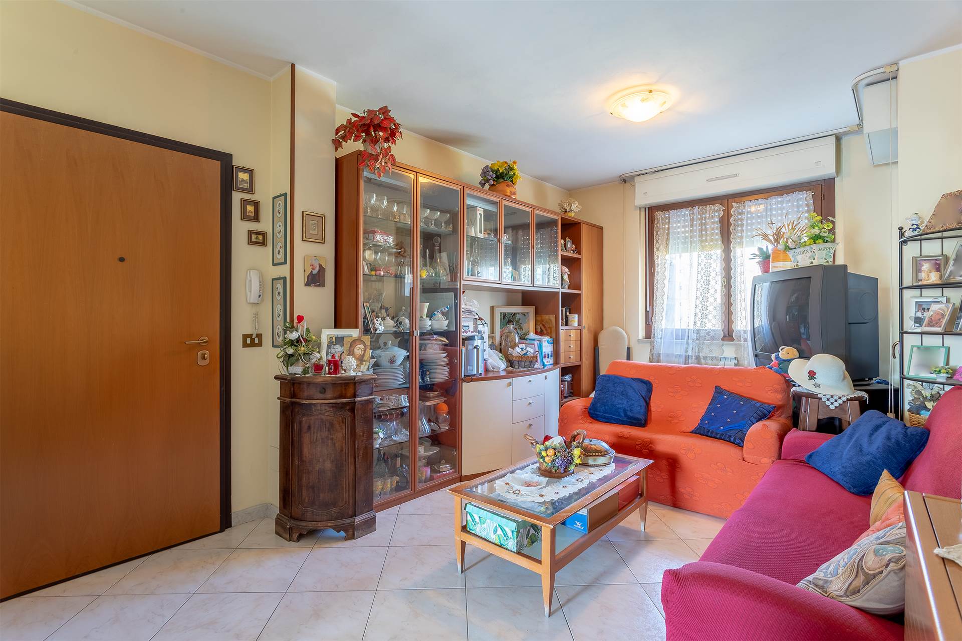 SAN LORENZO, CAMPI BISENZIO, Apartment for sale of 81 Sq. mt., Good condition, Heating Individual heating system, Energetic class: G, placed at 4° on 