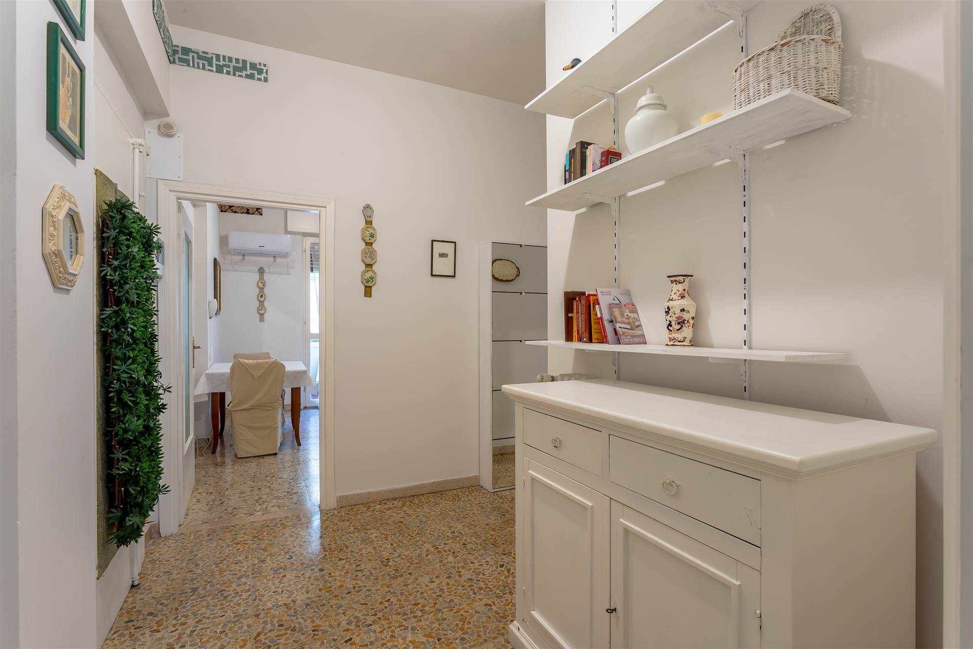 CENTRO STORICO, PISTOIA, Apartment for sale of 78 Sq. mt., Good condition, Heating Centralized, Energetic class: G, placed at Ground on 3, composed 