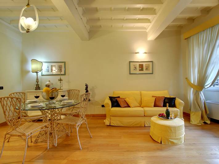 OLTRARNO, FIRENZE, Apartment for rent of 60 Sq. mt., Excellent Condition, Heating Centralized, Energetic class: G, placed at 3° on 4, composed by: 3 