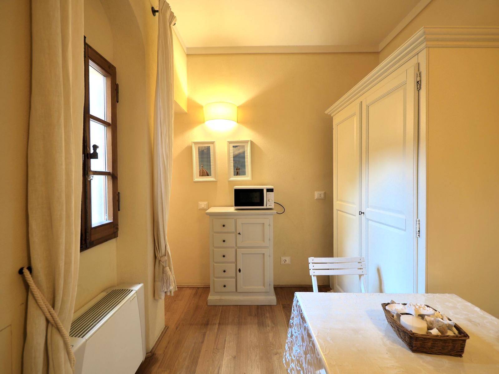 CURE, FIRENZE, Apartment for rent of 36 Sq. mt., Excellent Condition, Heating Centralized, Energetic class: A, Epi: 88 kwh/m2 year, placed at Ground 