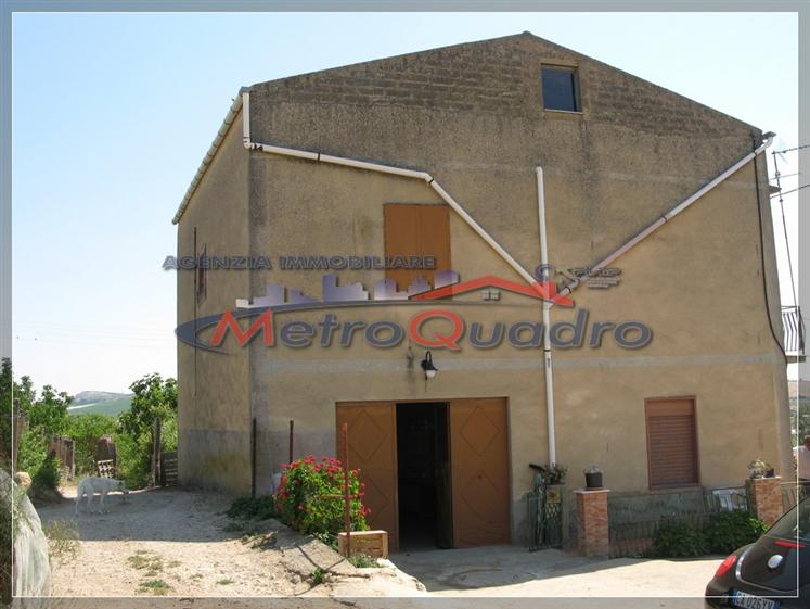 Villino in vendita a Canicatti' Agrigento a 6 Zona Zona Uscita Caltanissetta