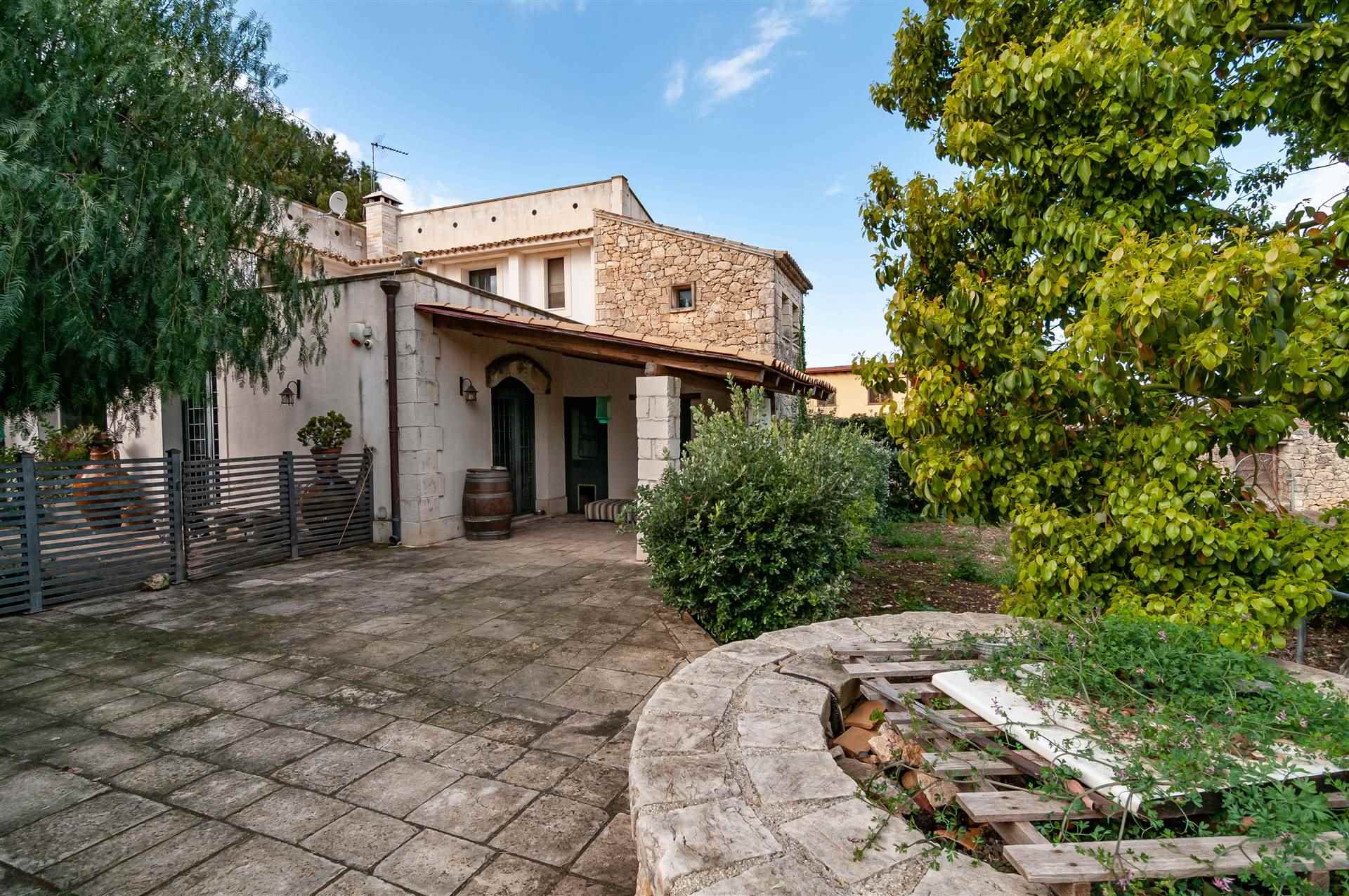 Villa in vendita a Siracusa Borgo Pantano