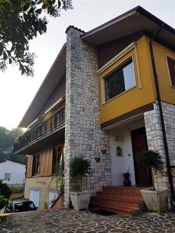 Villa in vendita a San Severino Marche Macerata