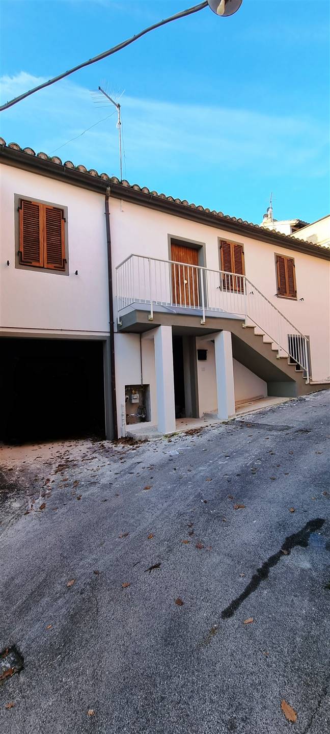 Casa semi indipendente in vendita a San Severino Marche Macerata Taccoli