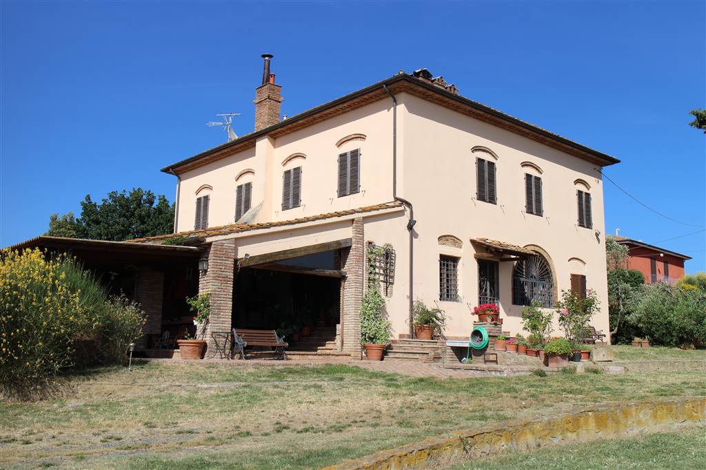Villa ristrutturata in zona Cecina Mare a Cecina