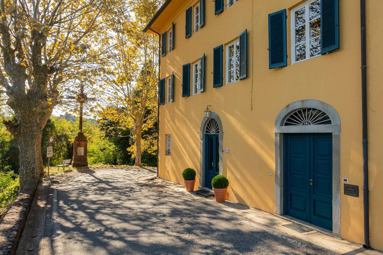 LUCCA COLLINA, newly restored 18th century farmhouse combining the modern amenities of a luxury property with the personality, individual service and 