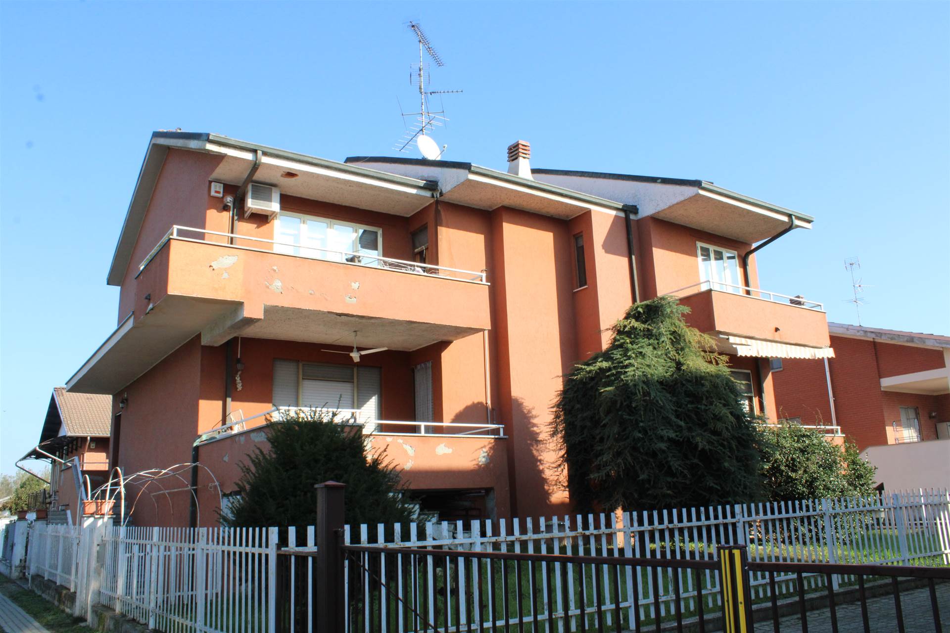 Quadrilocale in Via Prarolo 64 in zona Periferia a Vercelli