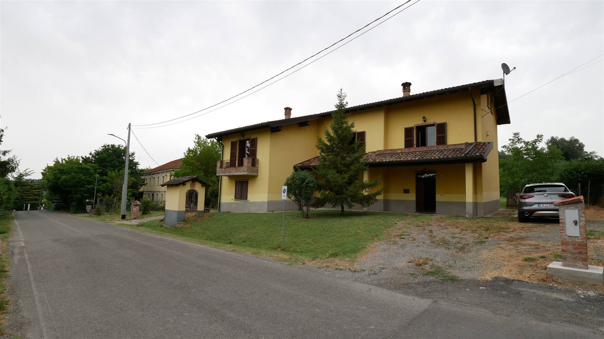 Villa ristrutturata a Carezzano
