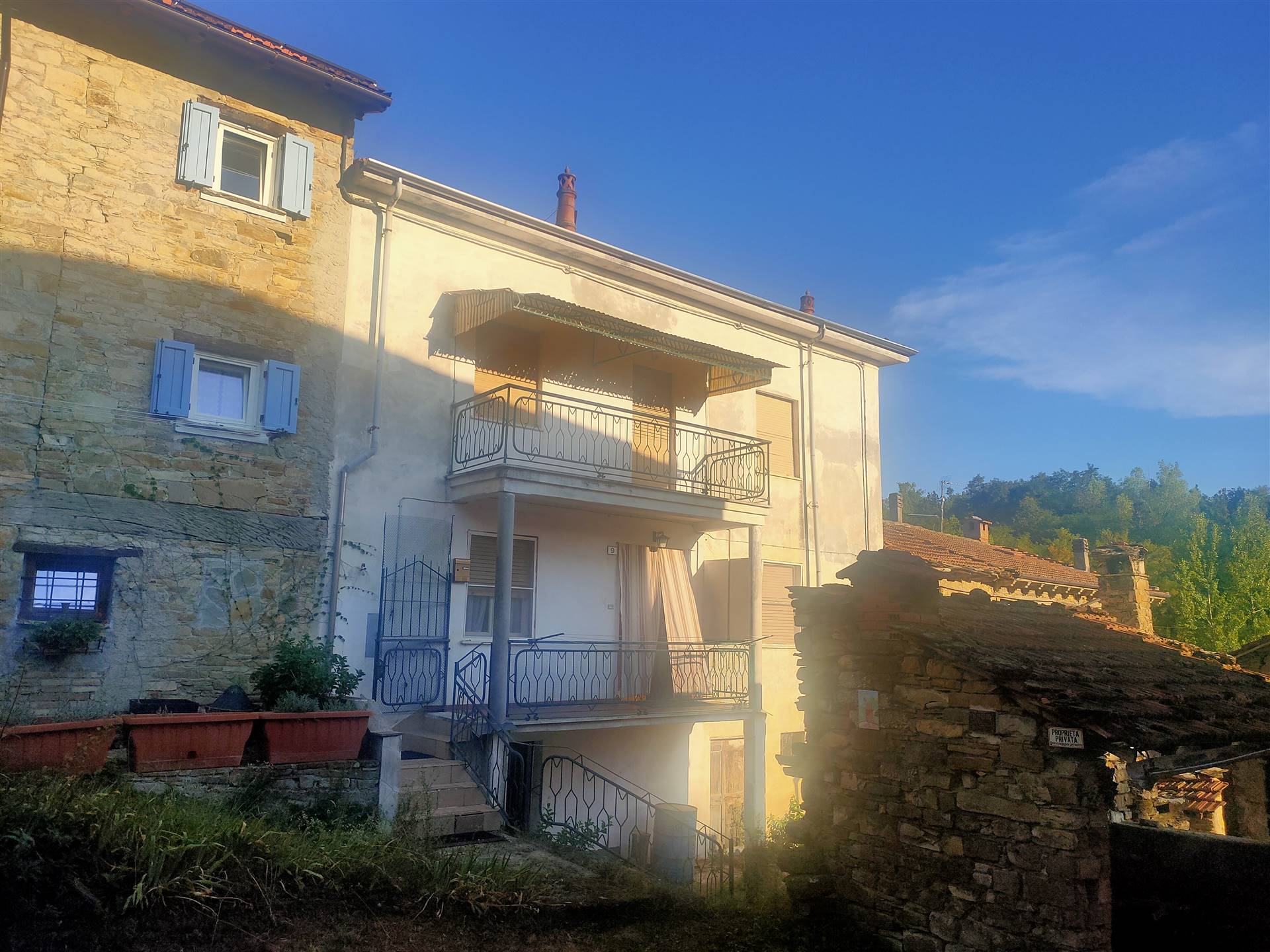 Casa semi indipendente abitabile in zona Mulino Santa Maria a Albera Ligure