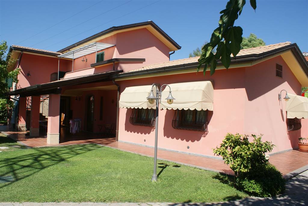 Villa in ottime condizioni in zona Colombiera a Castelnuovo Magra