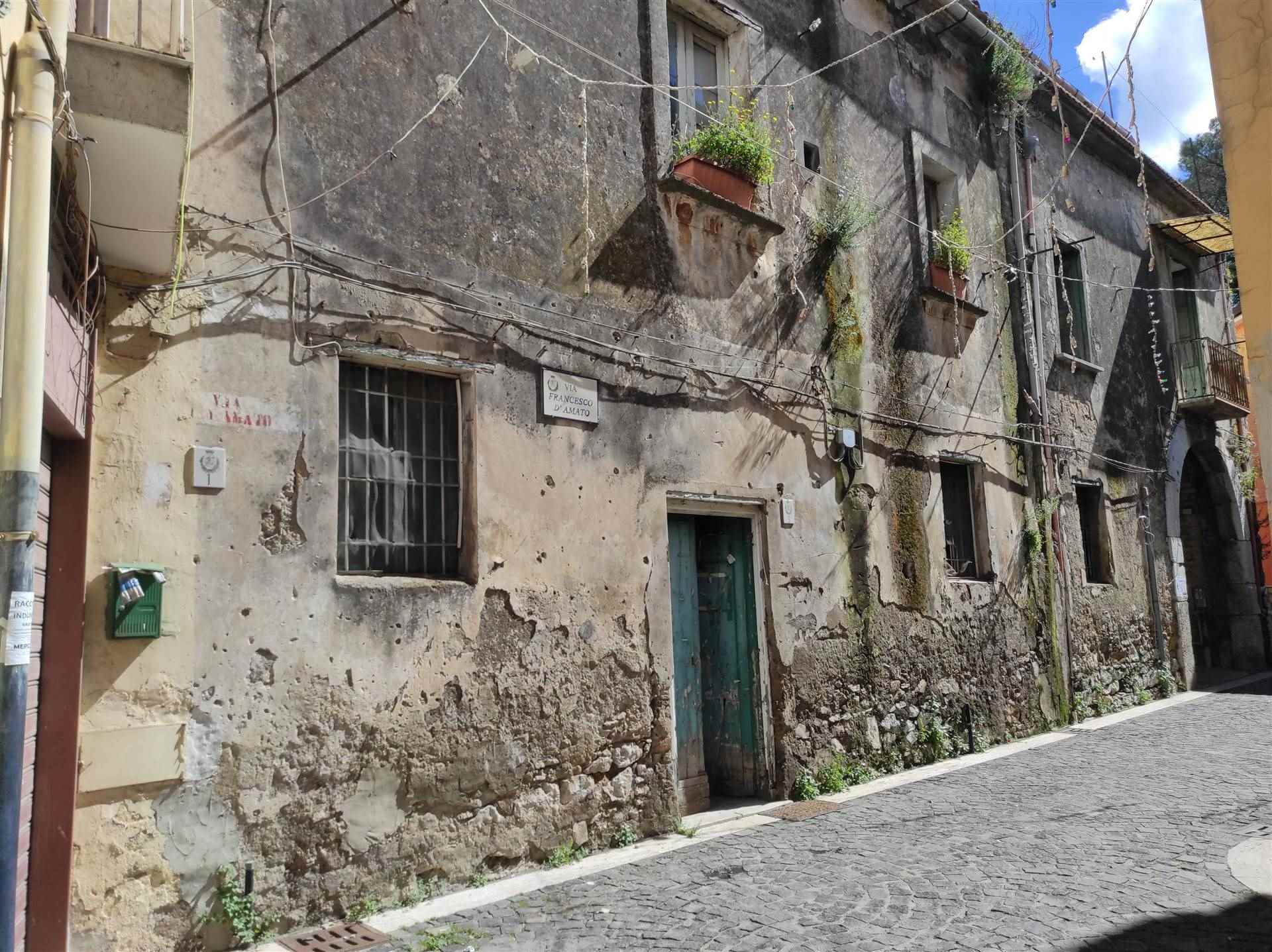 Casa semi indipendente in Via D'Amato 3 in zona Castelluccio a Castel San Giorgio